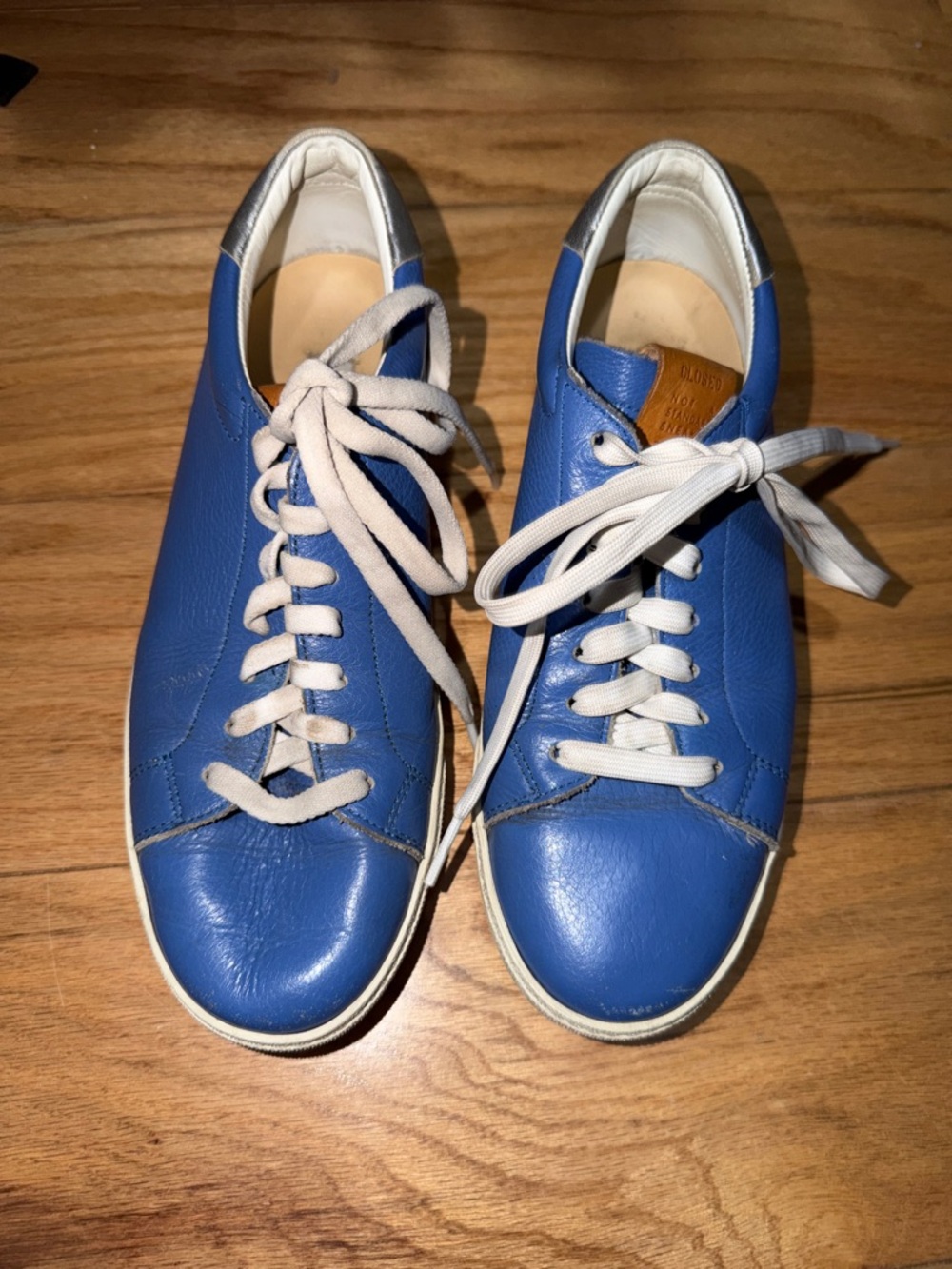 Closed Blue Leather Low-Top Sneakers with Silver Heel